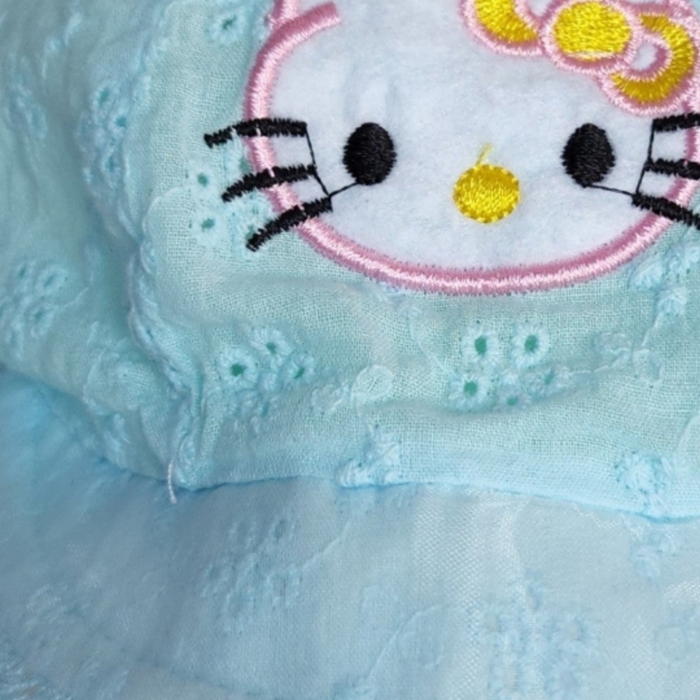 Hello Kitty Aqua Eyelet Baby Sun Hat With Hanging Sheer Veil   0-6 Months**